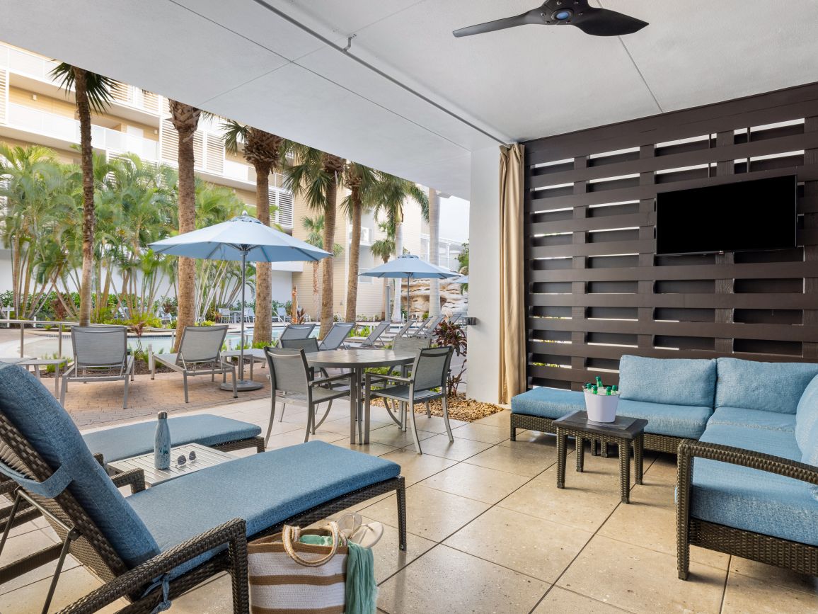Grotto Poolside Cabanas